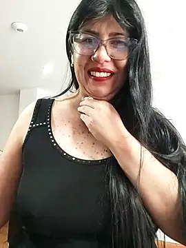 aisha latina online show from July 9, 2026, 2:54 pm