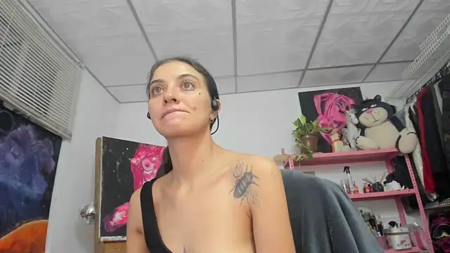 mariecam420 online show from May 27, 2026, 1:57 am