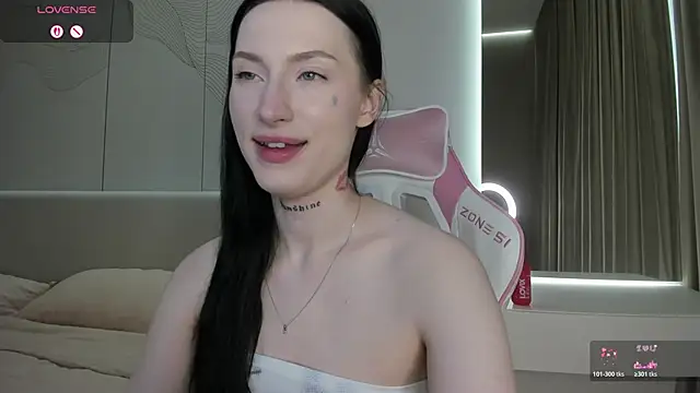 JenniferQueen11 online show from June 6, 2026, 6:12 pm