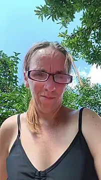 Snapshot of Dettybitch40 chatting on July 3, 2026, 1:39 pm Dettybitch40 online show from July 3, 2026, 1:39 pm