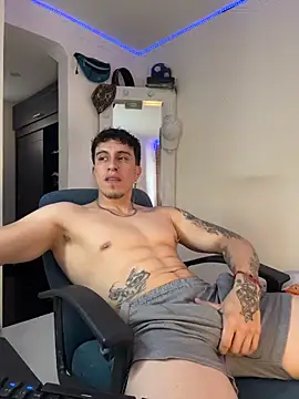 strongboy  online show from May 16, 2026, 9:35 pm