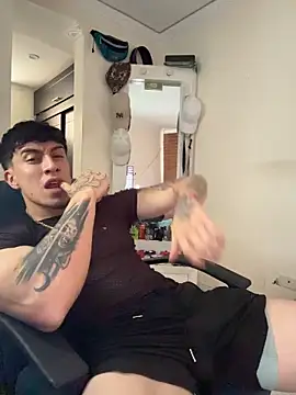 strongboy  online show from June 9, 2026, 5:02 pm