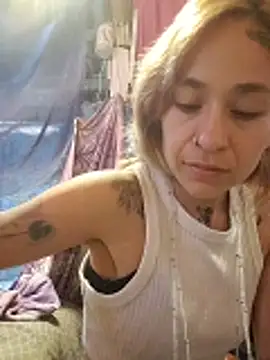 fablob23 online show from June 11, 2026, 8:18 pm