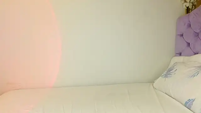 kiarablue online show from July 8, 2026, 11:42 pm