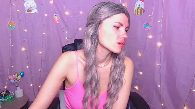 Snapshot of MilaLoona chatting on April 9, 2026, 6:13 am MilaLoona online show from April 9, 2026, 6:13 am