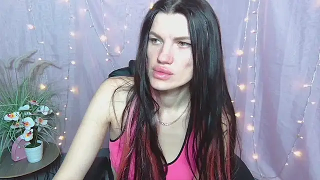 Snapshot of MilaLoona chatting on April 23, 2026, 6:03 am MilaLoona online show from April 23, 2026, 6:03 am