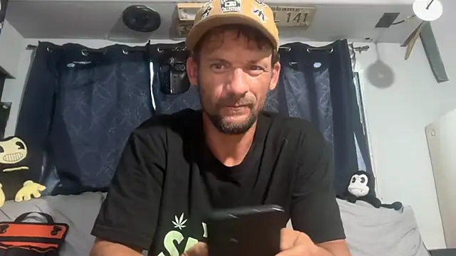 Snapshot of goodick4u28 chatting on May 1, 2026, 12:04 am goodick4u28 online show from May 1, 2026, 12:04 am