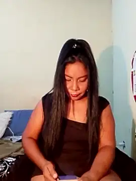 rosmery-navarro online show from May 24, 2026, 4:28 am