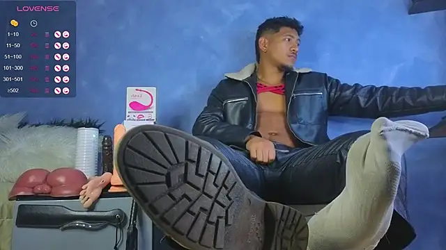 TomLover 12 online show from July 5, 2026, 1:34 am
