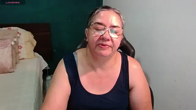 Snapshot of scaelettdubois chatting on June 19, 2026, 3:22 am scaelettdubois online show from June 19, 2026, 3:22 am