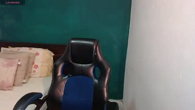 Snapshot of scaelettdubois chatting on July 19, 2026, 12:36 am scaelettdubois online show from July 19, 2026, 12:36 am