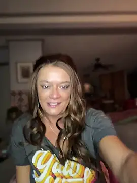 Snapshot of cowgirlc chatting on April 18, 2026, 3:21 am cowgirlc online show from April 18, 2026, 3:21 am