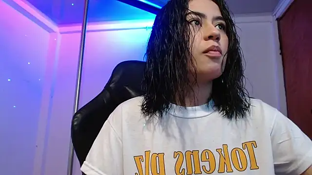 Martina1369 online show from June 25, 2026, 6:45 pm