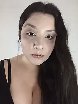 -m00n- online show from August 9, 2026, 8:58 pm