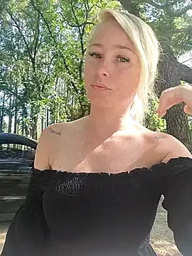 Snapshot of POPPY_XO chatting on July 21, 2026, 3:25 pm POPPY XO online show from July 21, 2026, 3:25 pm