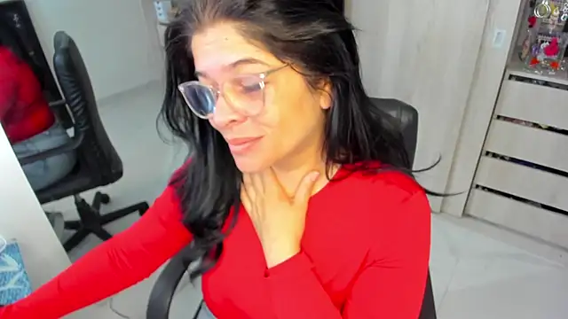 Snapshot of BellaFlaming chatting on June 18, 2026, 12:53 pm BellaFlaming online show from June 18, 2026, 12:53 pm