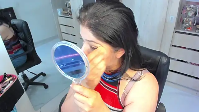 Snapshot of BellaFlaming chatting on June 26, 2026, 11:58 am BellaFlaming online show from June 26, 2026, 11:58 am