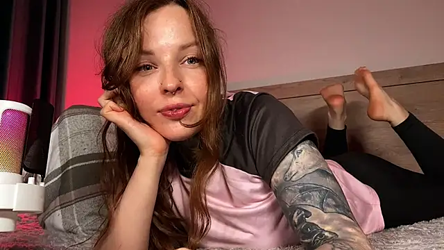 Pi-x-ie online show from July 15, 2026, 9:31 pm