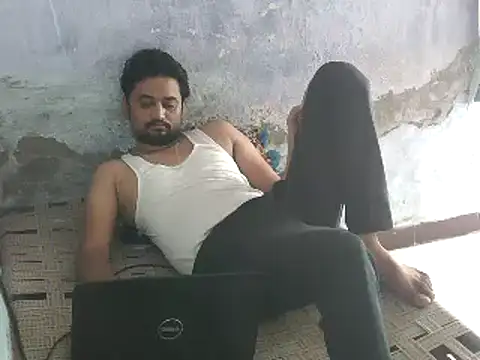 Rocobodymassager online show from May 25, 2026, 4:40 am