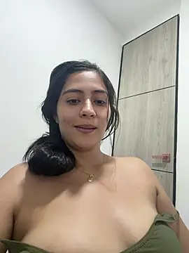 Snapshot of Sophie__Foxxx chatting on June 15, 2026, 11:29 pm Sophie Foxxx online show from June 15, 2026, 11:29 pm