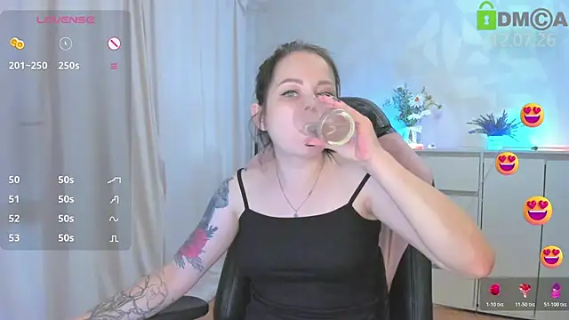 AnnyHoney  online show from July 12, 2026, 11:23 am