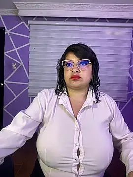 MiiaaJoness online show from August 6, 2026, 3:14 pm