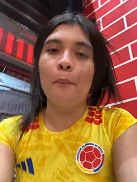 ambar-adaams online show from July 8, 2026, 2:05 am