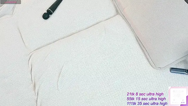   KawaiiYuki   online show from June 19, 2026, 4:17 am