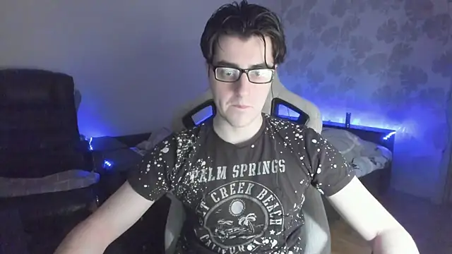 Snapshot of Knuckles17 chatting on May 27, 2026, 8:50 pm Knuckles17 online show from May 27, 2026, 8:50 pm