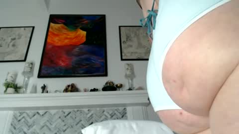 Aurora Willows online show from June 14, 2026, 2:24 am