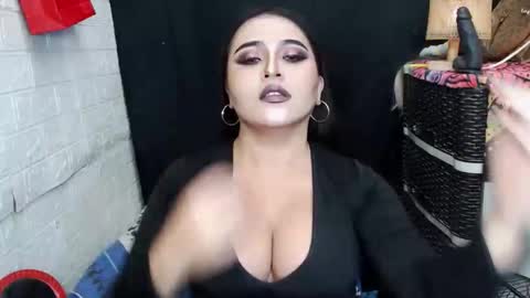 sexy kia online show from December 15, 2025, 10:14 pm