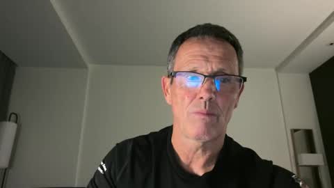 13glanmorfa online show from December 14, 2025, 6:08 am