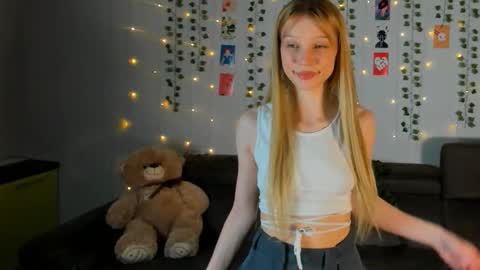 Kira online show from March 14, 2026, 5:18 pm