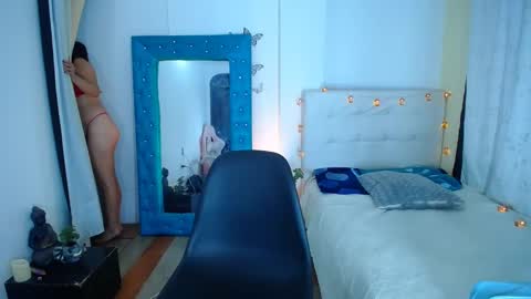 stef read my description online show from February 1, 2025, 8:37 pm