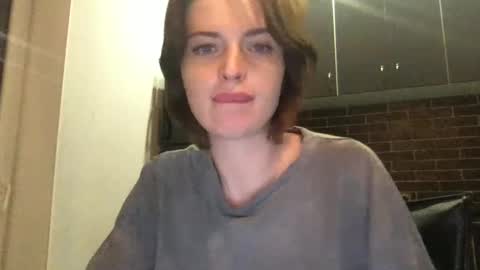 Snapshot of 1dove chatting on December 4, 2024, 3:32 pm DOVE online show from December 4, 2024, 3:32 pm