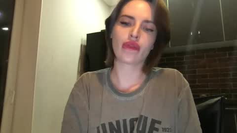 Snapshot of 1dove chatting on December 15, 2024, 3:31 pm DOVE online show from December 15, 2024, 3:31 pm