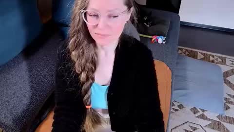 Snapshot of 1goldilocks chatting on May 2, 2026, 10:20 am online show from May 2, 2026, 10:20 am