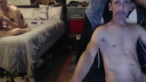 Snapshot of 1hotcouple2c chatting on October 17, 2025, 10:45 pm 1hotcouple2c online show from October 17, 2025, 10:45 pm