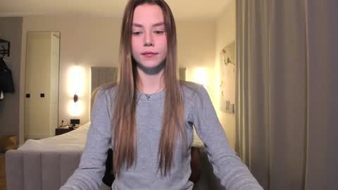 Lily 3 online show from December 2, 2024, 6:54 pm