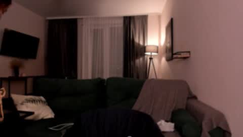 Lily 3 online show from November 30, 2025, 8:02 pm