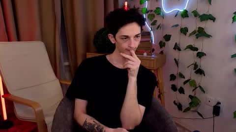 Snapshot of 1itt1efox chatting on March 18, 2026, 9:51 pm Max online show from March 18, 2026, 9:51 pm