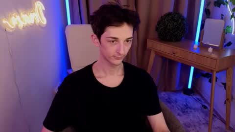 Snapshot of 1itt1efox chatting on March 19, 2026, 10:25 pm Max online show from March 19, 2026, 10:25 pm