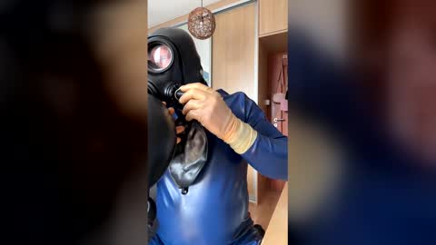Snapshot of 1latruber chatting on May 5, 2026, 9:50 am latex and gasmask online show from May 5, 2026, 9:50 am