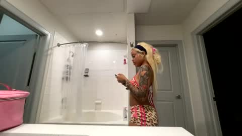 1lexibae online show from July 17, 2026, 6:53 am