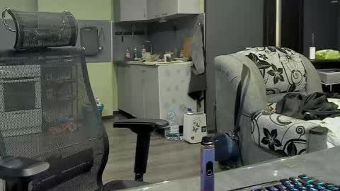 1LINDSEY1 online show from February 18, 2025, 9:10 am