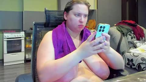 1LINDSEY1 online show from October 5, 2025, 2:59 pm