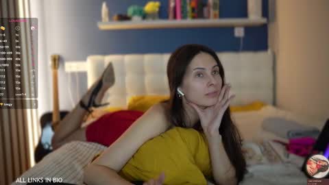 Marie online show from March 12, 2025, 7:28 pm