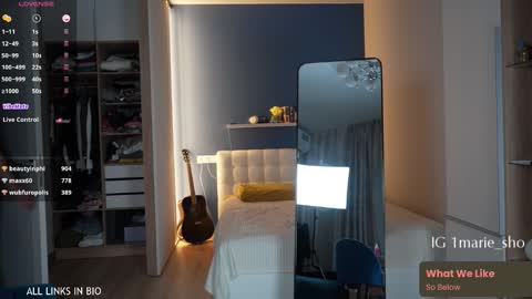 Marie online show from October 15, 2025, 6:08 pm