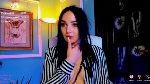 Moona  online show from February 7, 2025, 5:51 pm