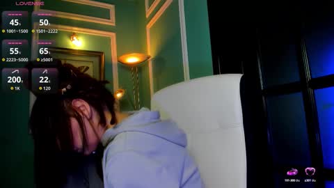 Moona  online show from October 3, 2025, 1:30 pm